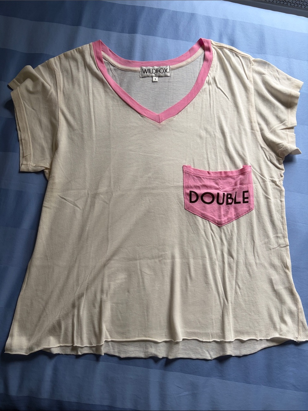 Wildfox Short Sleeve V‑Neck Tee with Pink Pocket Women’s Small